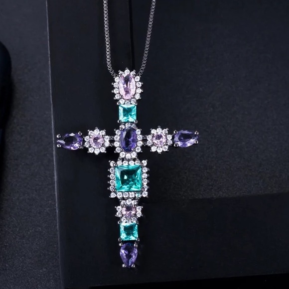 4ct Gemstone Cross Pendant - Picture 8 of 9